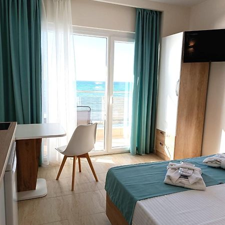 Navarino Luxe Suites Переа Экстерьер фото