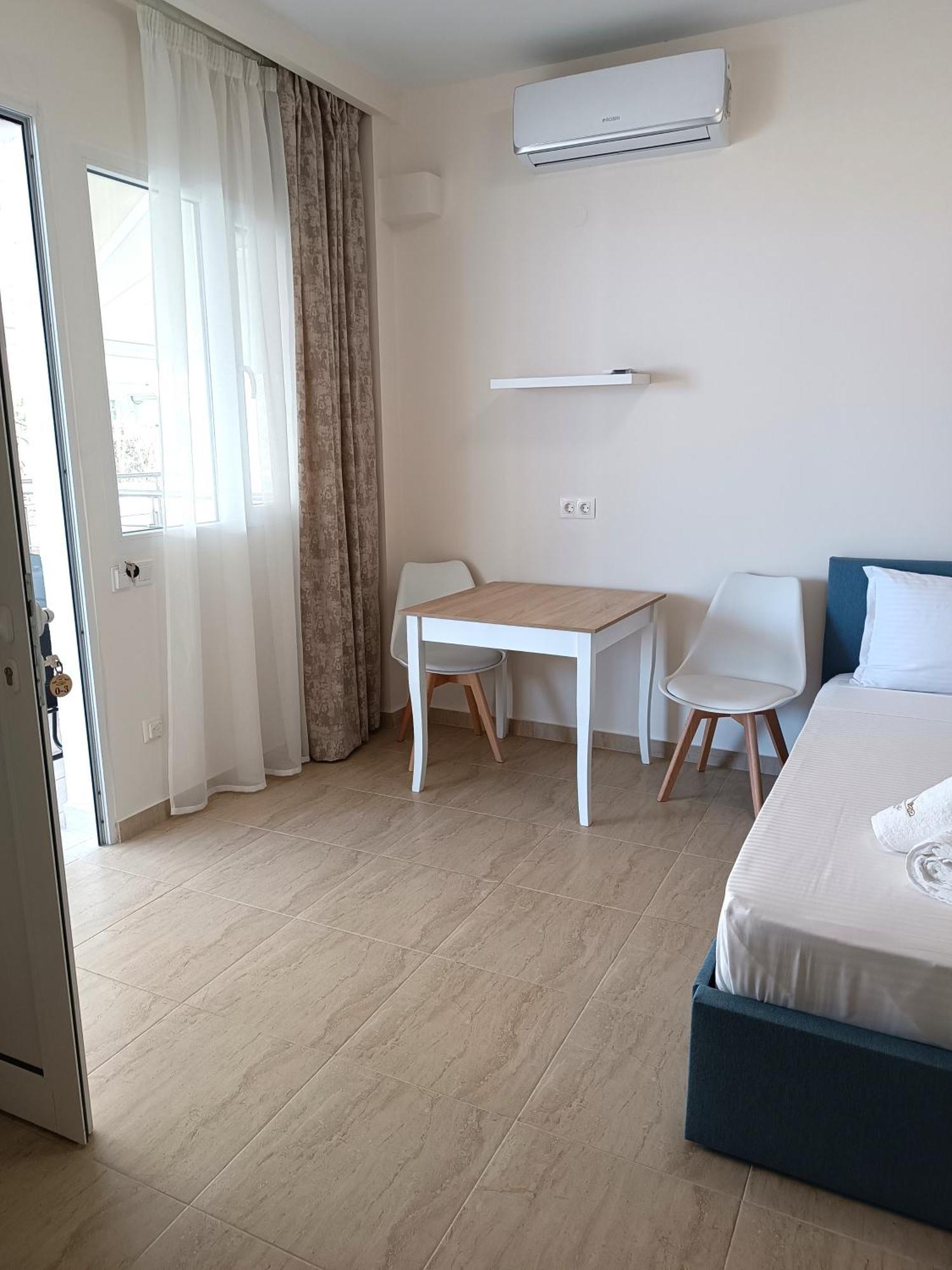 Navarino Luxe Suites Переа Экстерьер фото